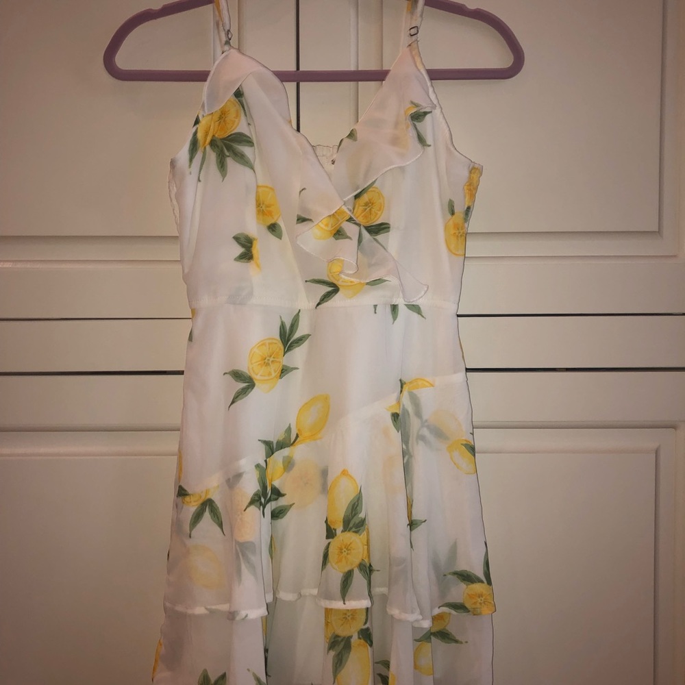 Juniors size medium dress Lemon print. Worn once